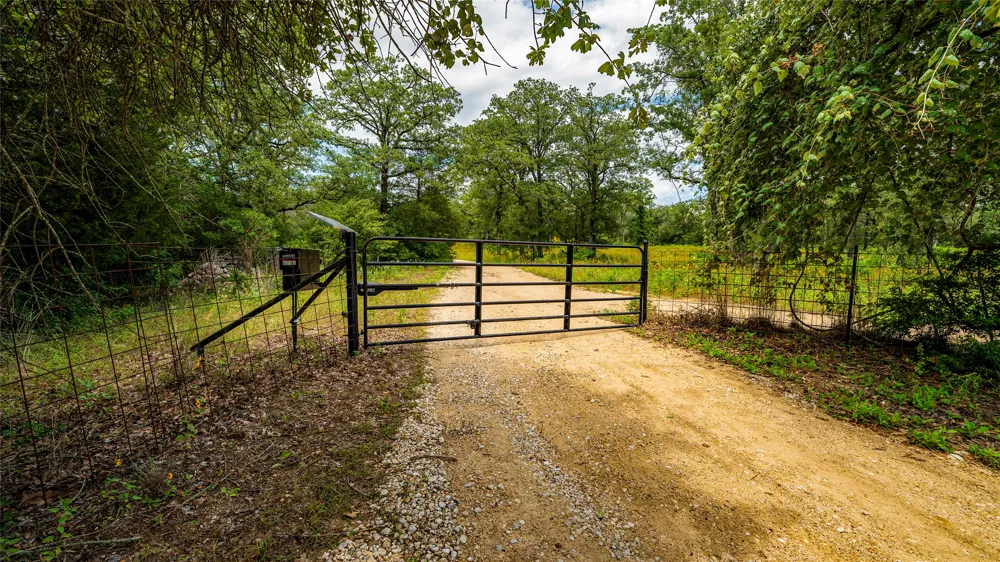 1908 County Road 305 Rockdale, TX 76567