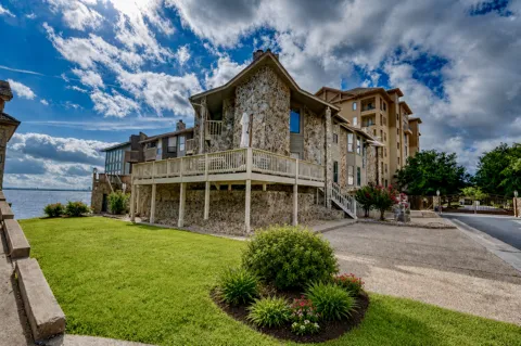 1101 The Cape Road #2