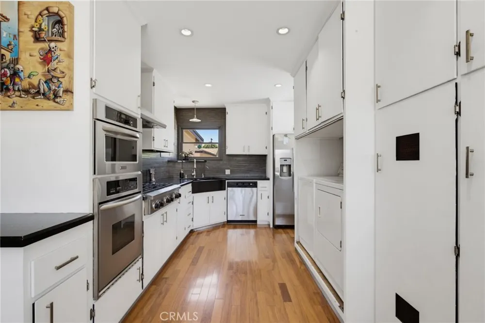 7871 Toland Avenue Los Angeles, CA 90045
