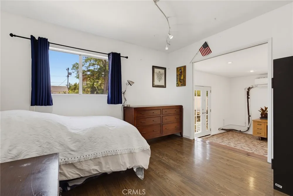 7871 Toland Avenue Los Angeles, CA 90045