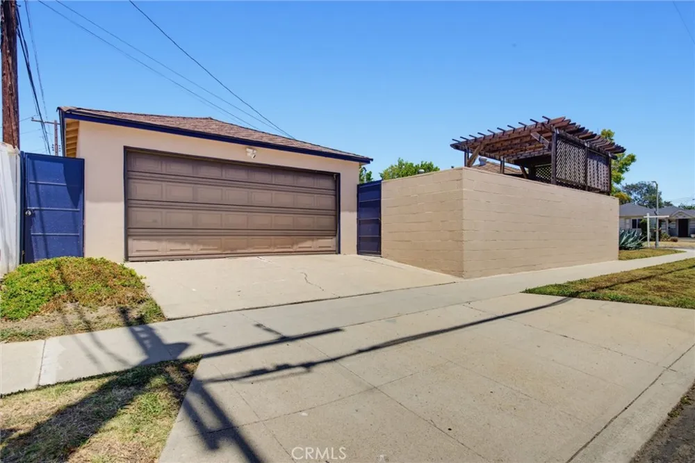 7871 Toland Avenue Los Angeles, CA 90045