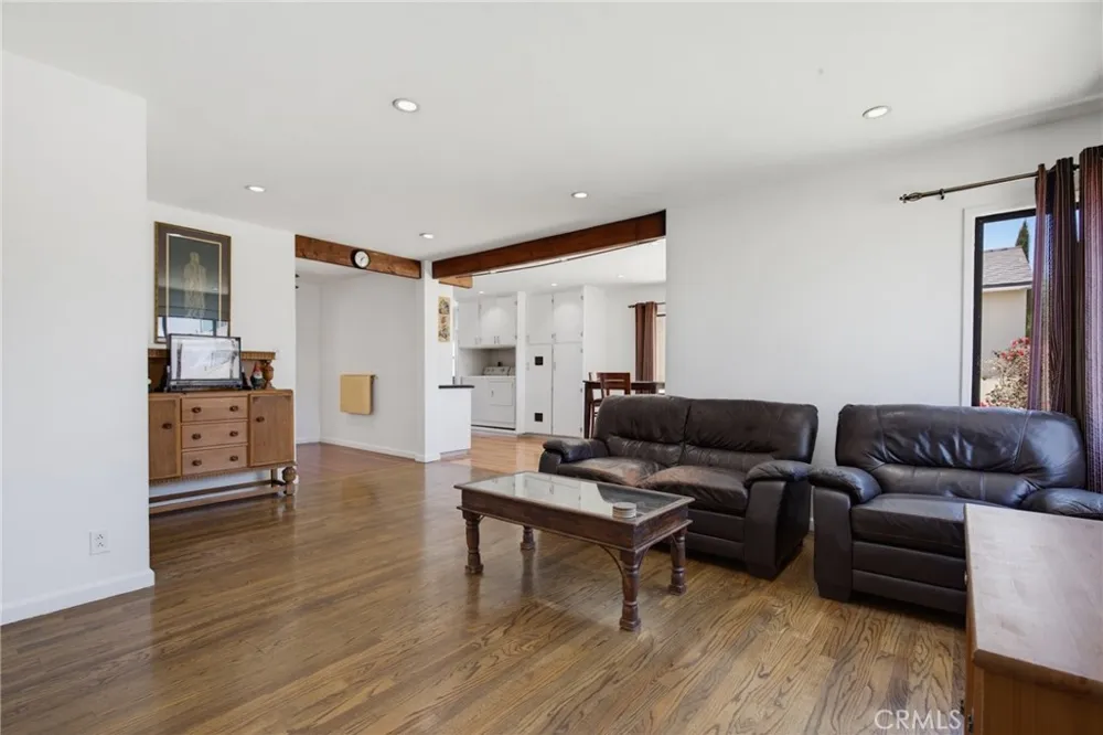 7871 Toland Avenue Los Angeles, CA 90045