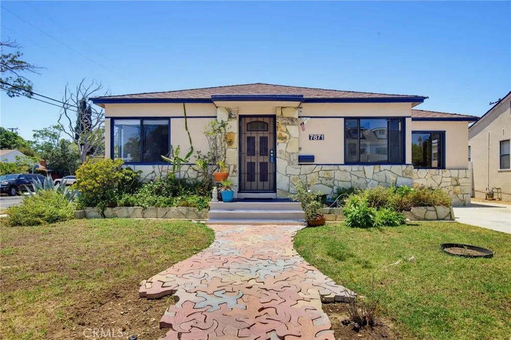 7871 Toland Avenue Los Angeles, CA 90045