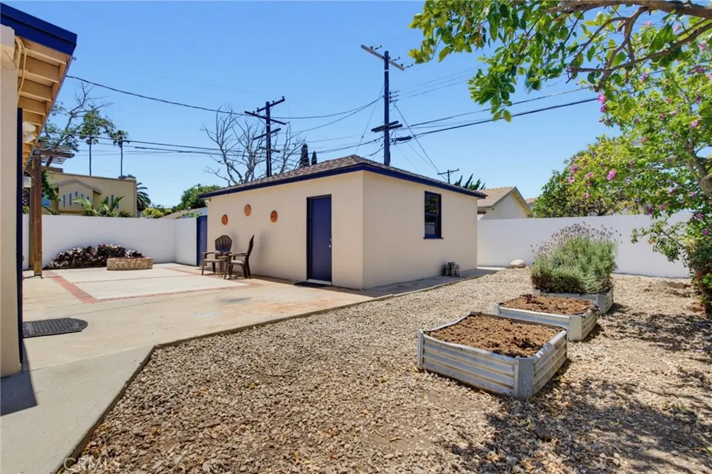 7871 Toland Avenue Los Angeles, CA 90045