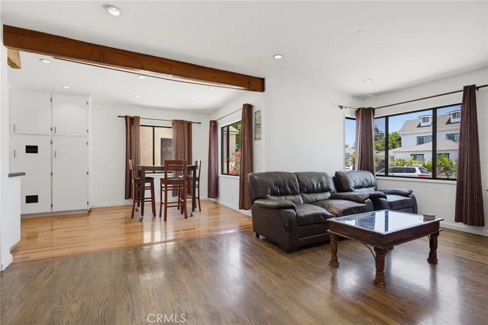 7871 Toland Avenue Los Angeles, CA 90045