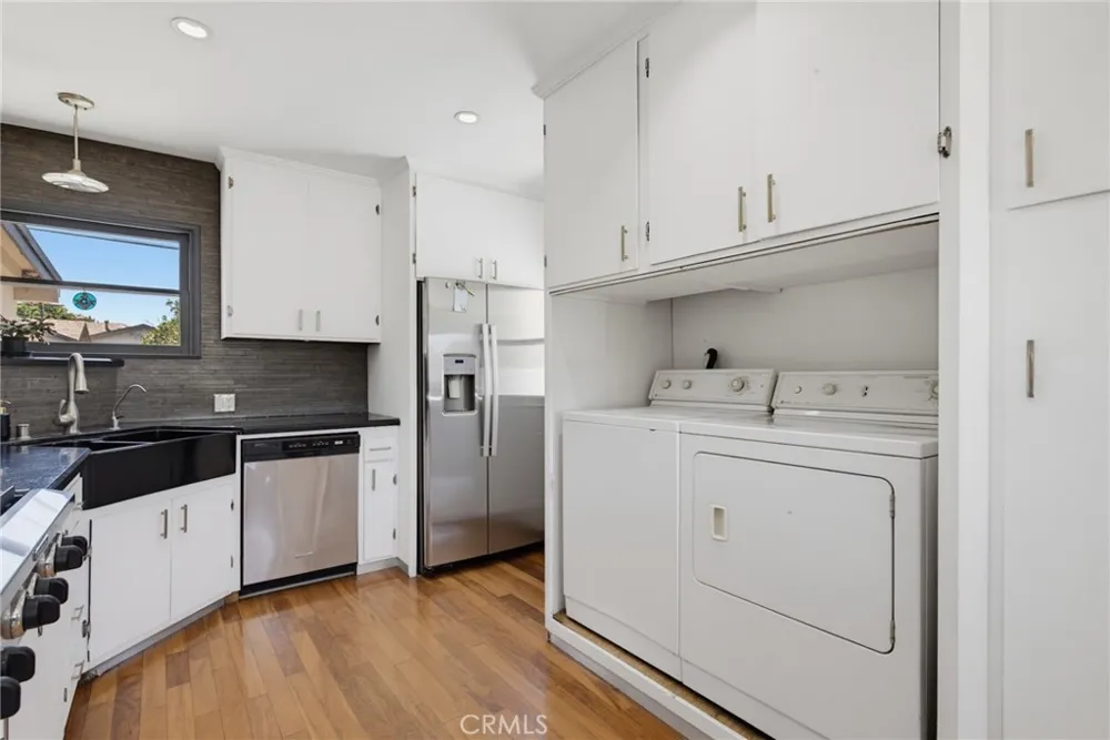 7871 Toland Avenue Los Angeles, CA 90045