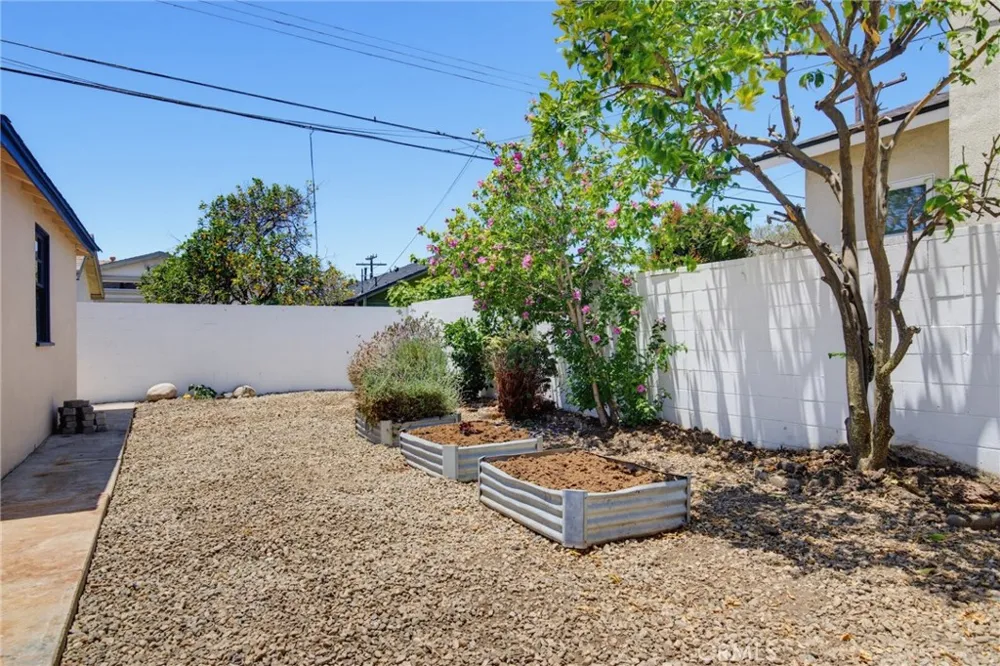 7871 Toland Avenue Los Angeles, CA 90045