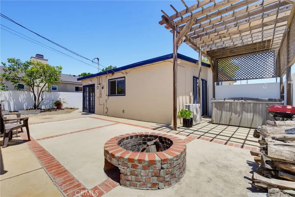 7871 Toland Avenue Los Angeles, CA 90045