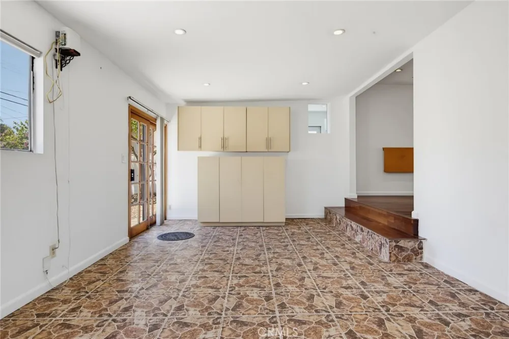 7871 Toland Avenue Los Angeles, CA 90045