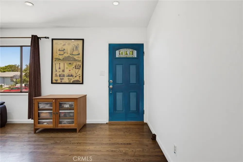7871 Toland Avenue Los Angeles, CA 90045