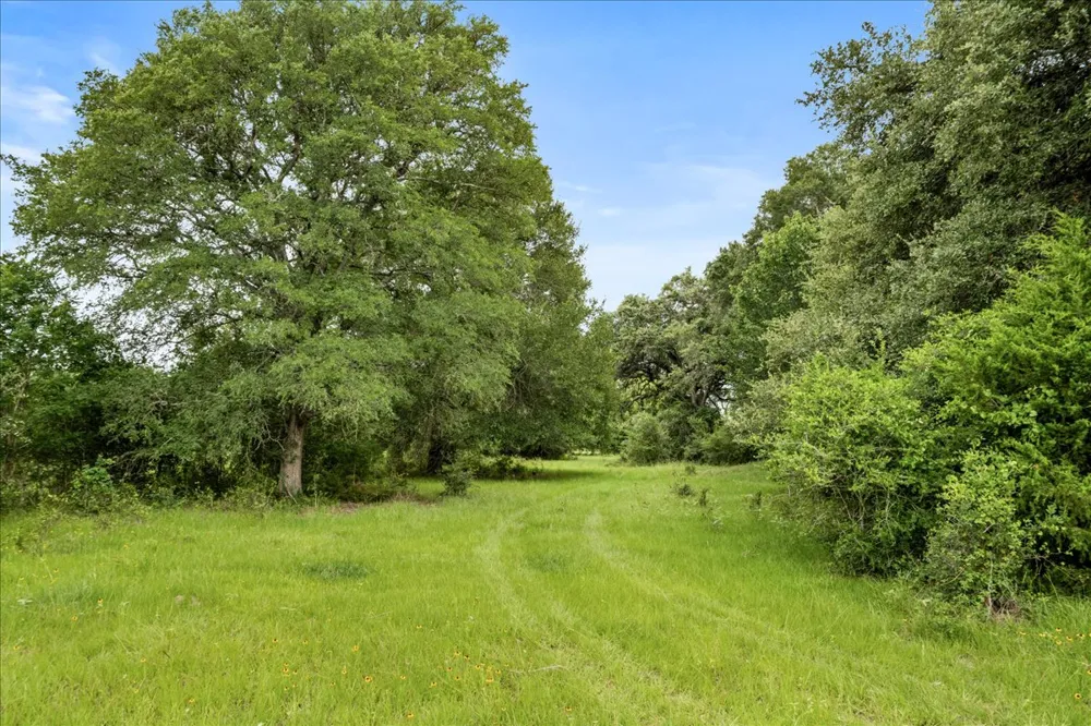 8413 Mach Road La Grange, TX 78945