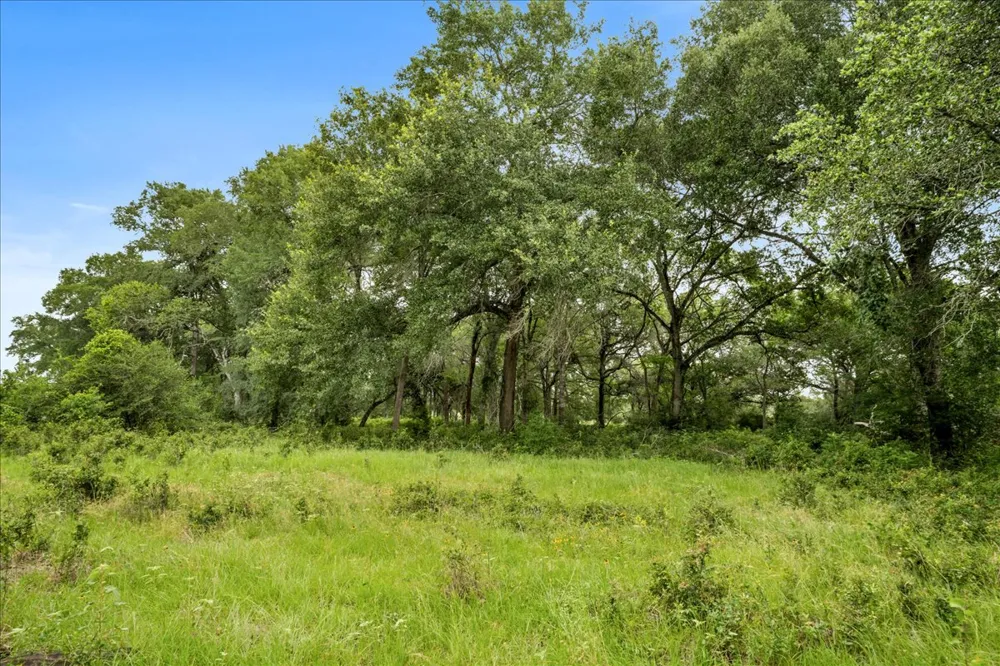 8413 Mach Road La Grange, TX 78945