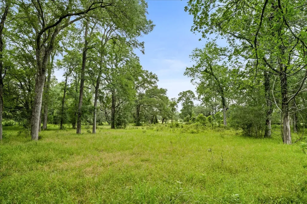 8413 Mach Road La Grange, TX 78945