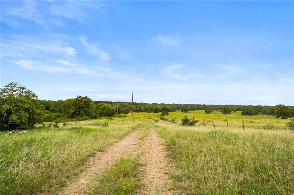 8413 Mach Road La Grange, TX 78945