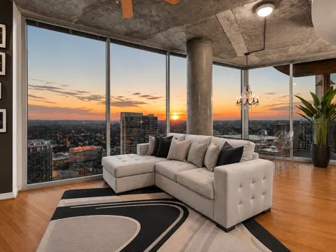 360 Nueces Street #3910