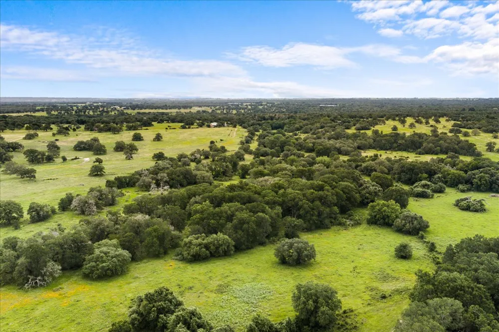 8413 Mach Road La Grange, TX 78945