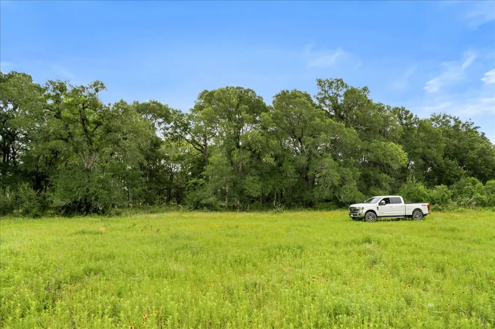 8413 Mach Road La Grange, TX 78945