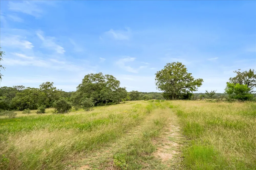 8413 Mach Road La Grange, TX 78945