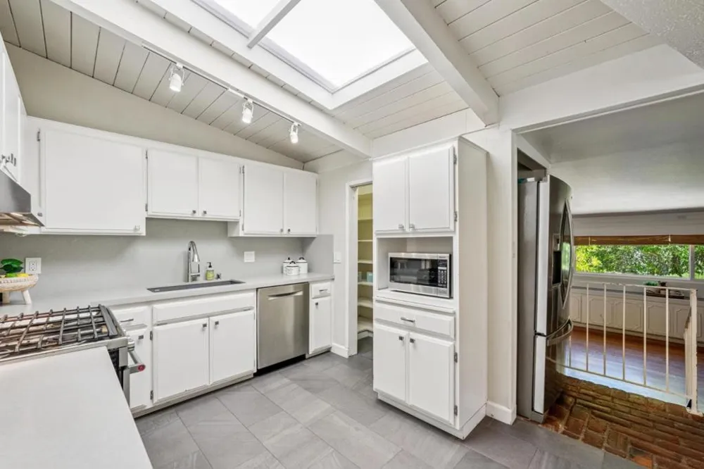 20210 Franklin Avenue Saratoga, CA 95070