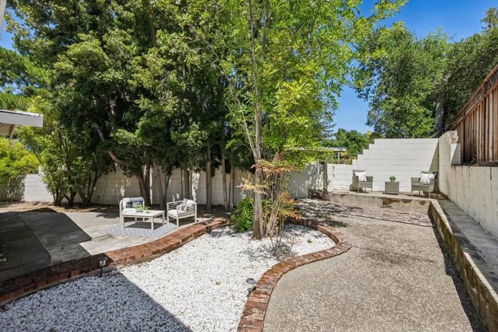 20210 Franklin Avenue Saratoga, CA 95070