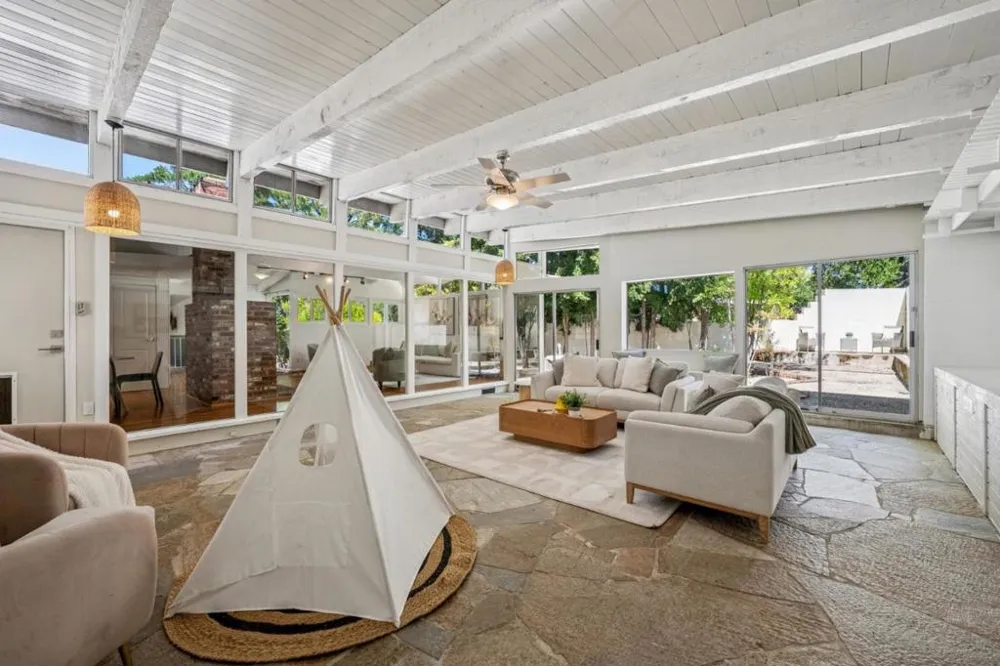 20210 Franklin Avenue Saratoga, CA 95070