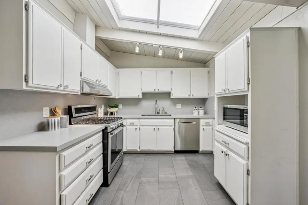 20210 Franklin Avenue Saratoga, CA 95070