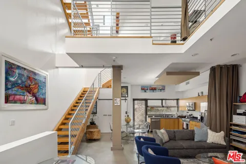 815 Hampton Drive #2