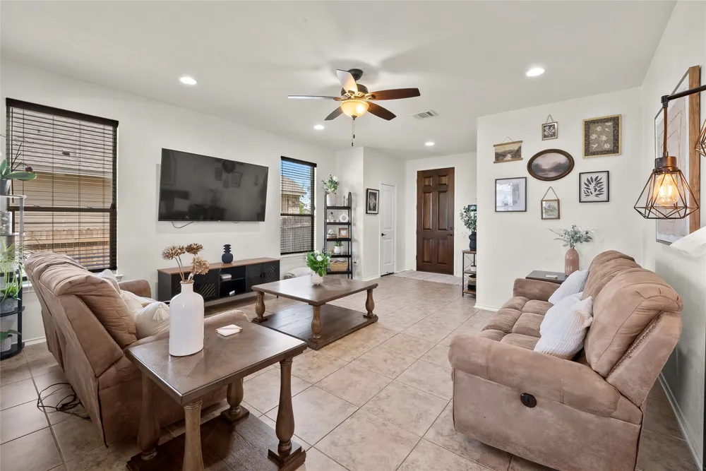 351 New Bridge Drive Kyle, TX 78640