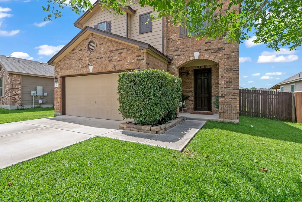 351 New Bridge Drive Kyle, TX 78640