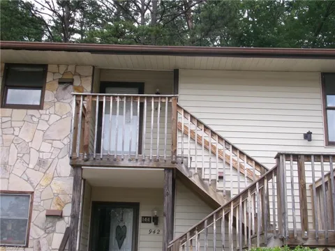 944 S Ridge Court #143