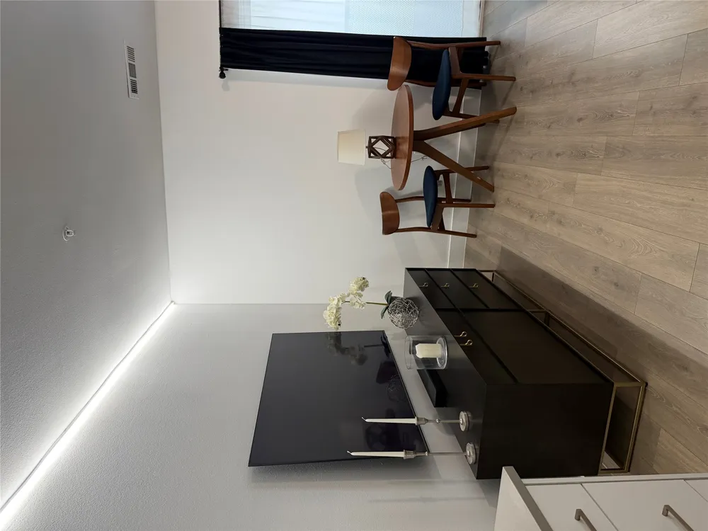 2213 Poquito Road #220 Austin, TX 78722