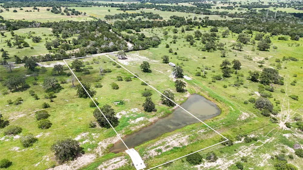 9 Zack Lane Smithville, TX 78957