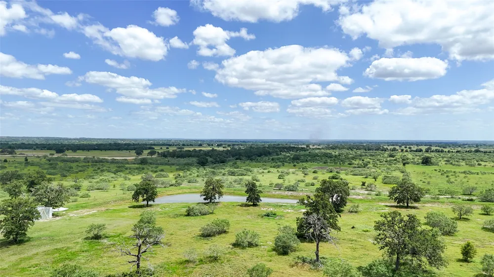 9 Zack Lane Smithville, TX 78957