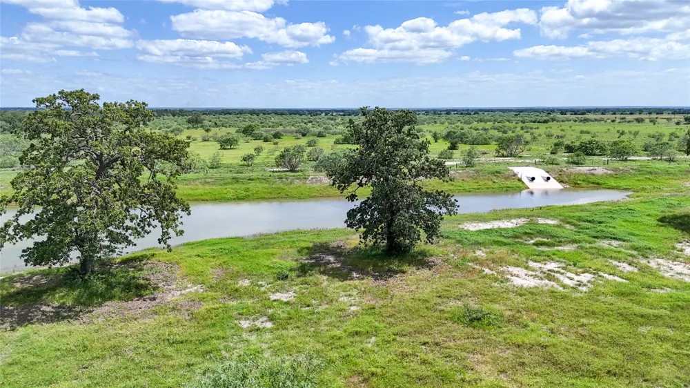 9 Zack Lane Smithville, TX 78957