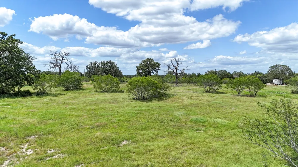 9 Zack Lane Smithville, TX 78957