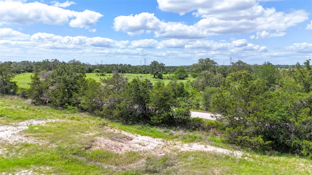 9 Zack Lane Smithville, TX 78957