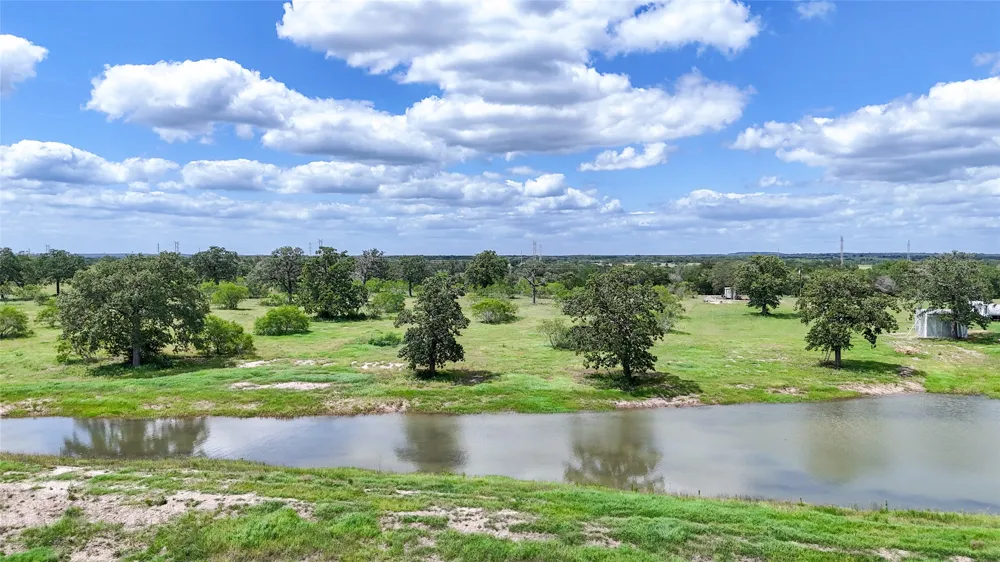 9 Zack Lane Smithville, TX 78957