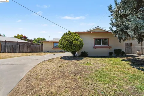 2467 Tanager Cir