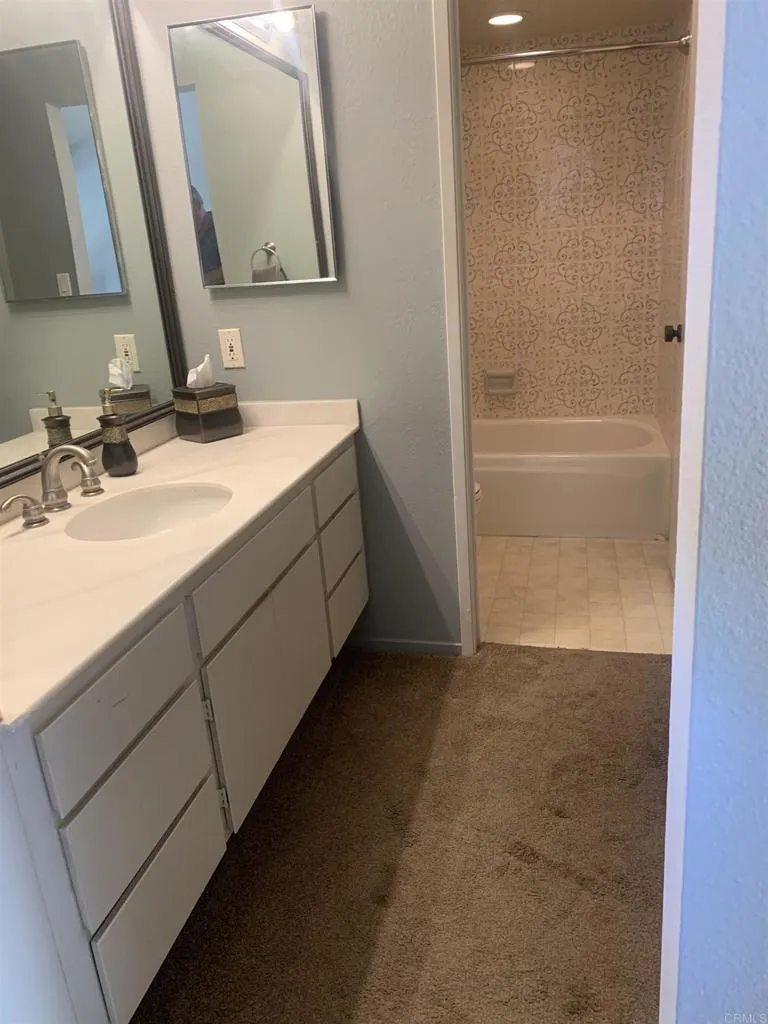 2508 Navarra Drive #424 Carlsbad, CA 92009