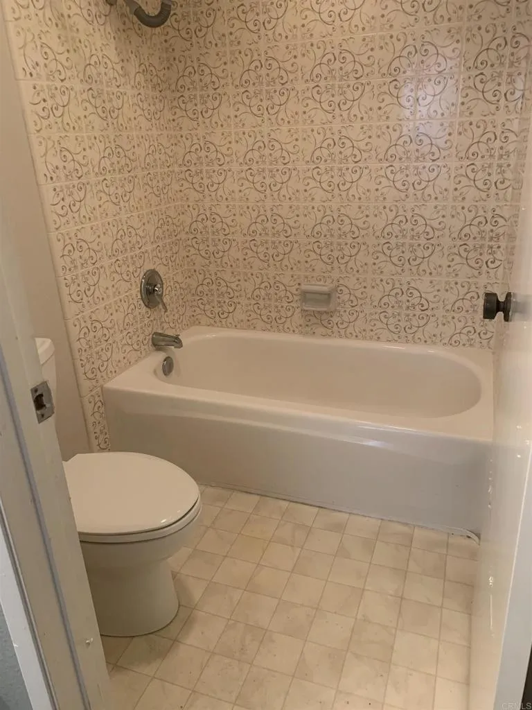 2508 Navarra Drive #424 Carlsbad, CA 92009