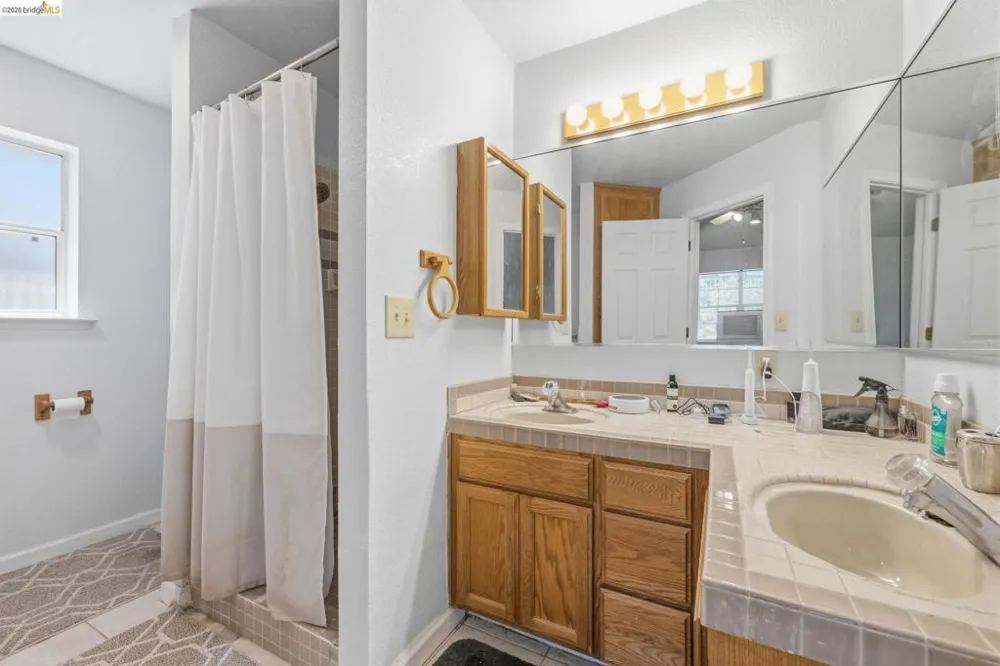 12033 Hillhurst Cir Groveland, CA 95321
