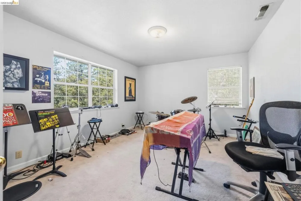 12033 Hillhurst Cir Groveland, CA 95321