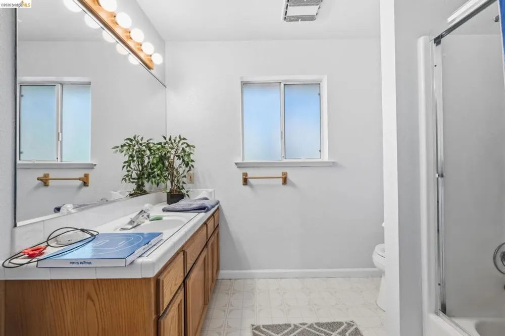 12033 Hillhurst Cir Groveland, CA 95321
