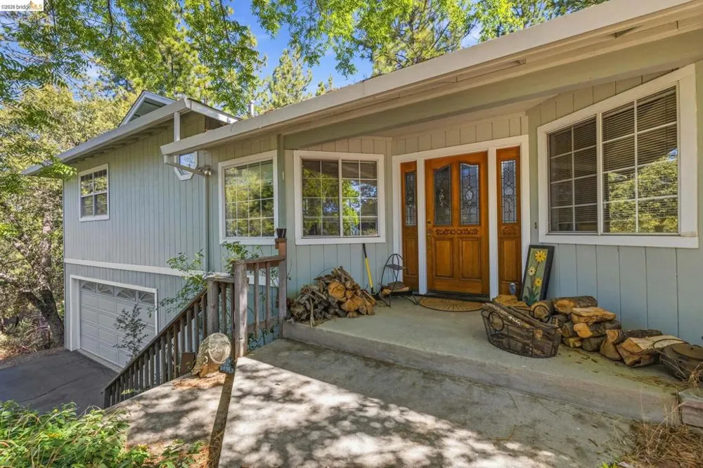 12033 Hillhurst Cir Groveland, CA 95321