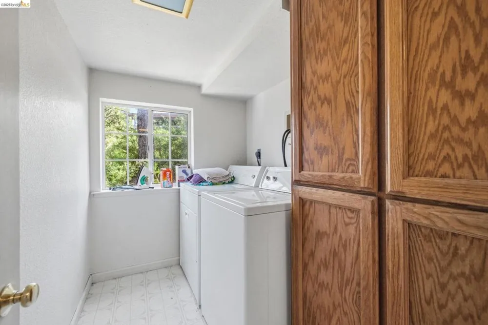 12033 Hillhurst Cir Groveland, CA 95321