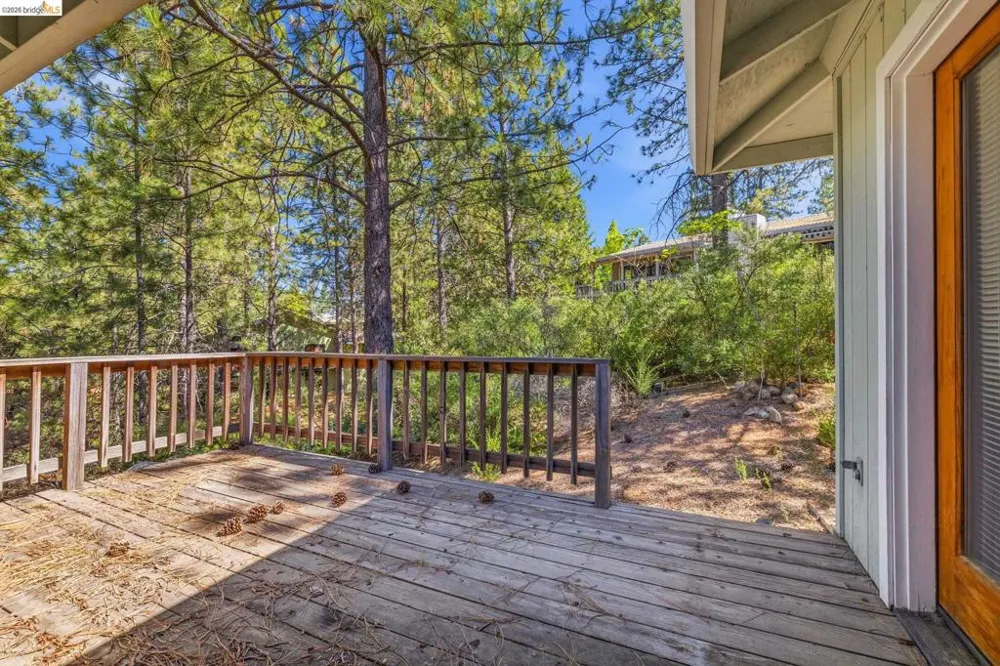 12033 Hillhurst Cir Groveland, CA 95321
