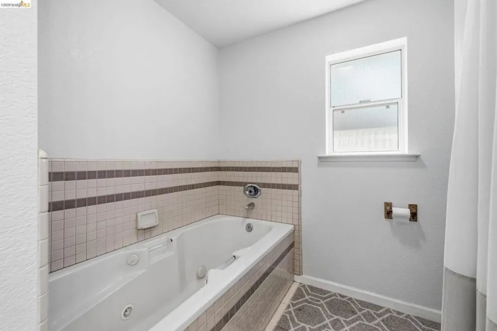 12033 Hillhurst Cir Groveland, CA 95321