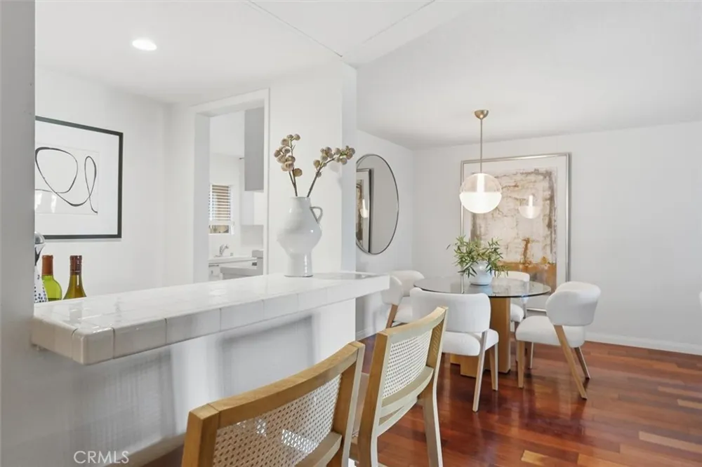 222 7th Street #202 Santa Monica, CA 90402