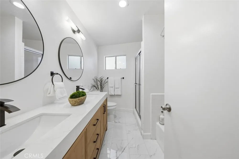 222 7th Street #202 Santa Monica, CA 90402