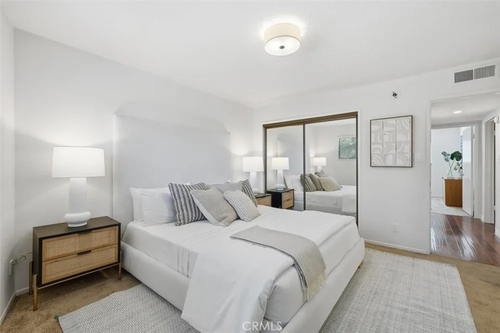 222 7th Street #202 Santa Monica, CA 90402